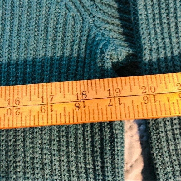 Soft Surroundings teal long sweater, 3 button placket, 2 pockets cotton blend, M - Picture 3 of 7